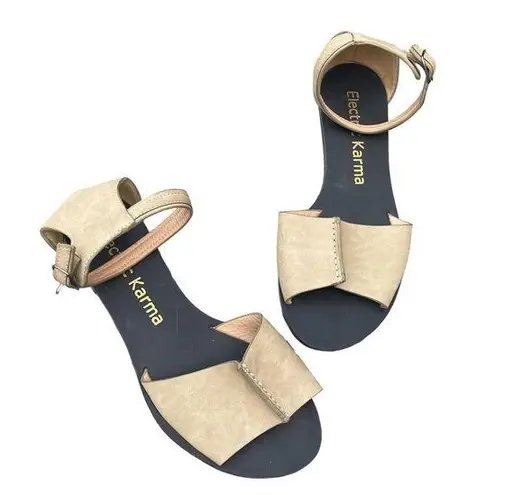 Electric Karma casual beige khaki flat Roman sandals with ankle strap Sz 7