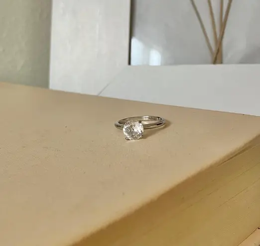 UNCAS Silver Solitaire Round Cut Ring Simple Elegant Engagement Wedding Promise Jewelry