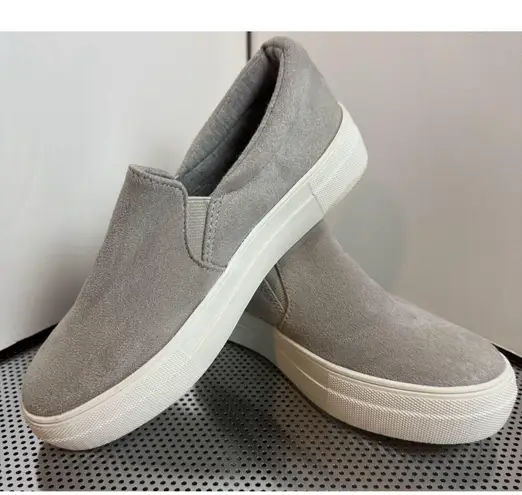 Soda Women's Gray Suede Slip-On Sneakers Shoes Size 6