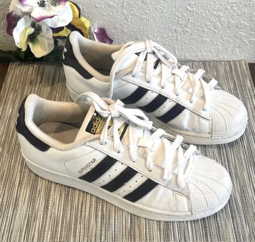 Adidas Originals Superstar Sneaker White/ Black Women Size 5.5