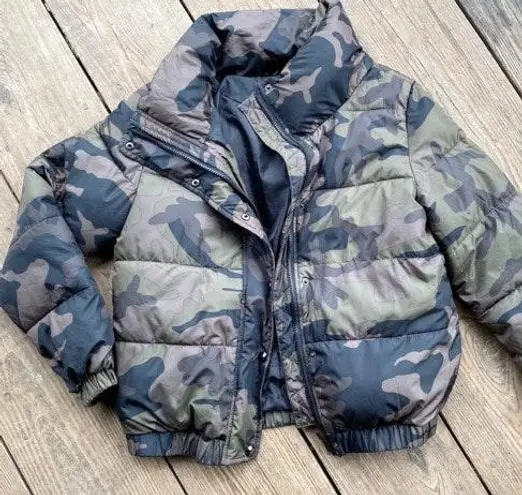 Urban Outfitters Camo Puffer Jacket 