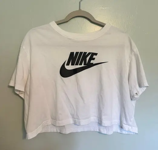 Nike Cropped Tee