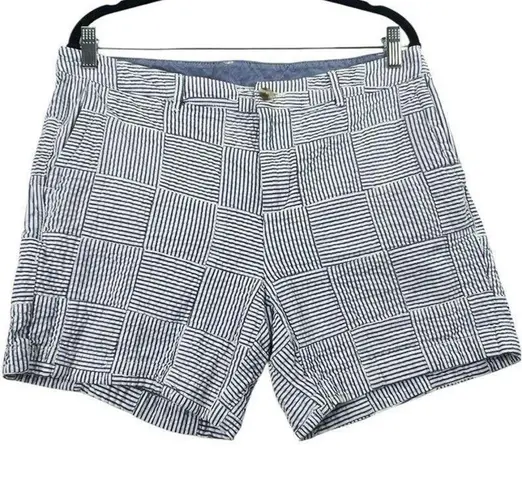 L.L. Bean Womens Favorite Fit Seersucker Patchwork Shorts Blue White 12 Mid Rise