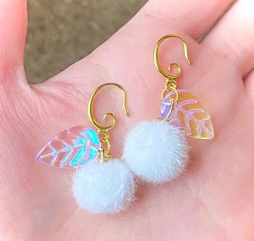 Handmade white pompom kawaii cute y2k dangle earrings🩷