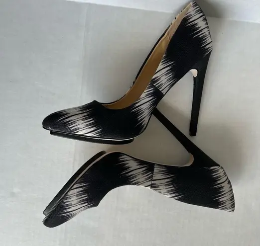 Gx By Gwen Stefani Ayame stiletto heels black white size 9
