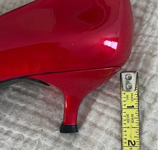 Stuart Weitzman  Shoes Womens 8 W Kitten Heel Red Patent Leather Slip On Shiny