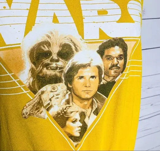 Star Wars Yellow Sleeveless Tie Front Top Size Medium