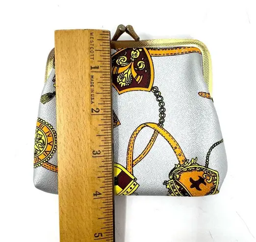 Kiss lock small pouch, coin purse or wallet Silver