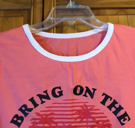 Coral Bring On The Sunshine Graphic Tee Medium