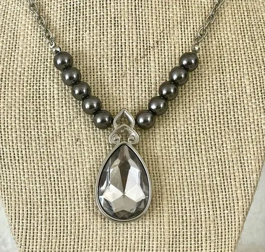 Grey rhinestone pendant necklace