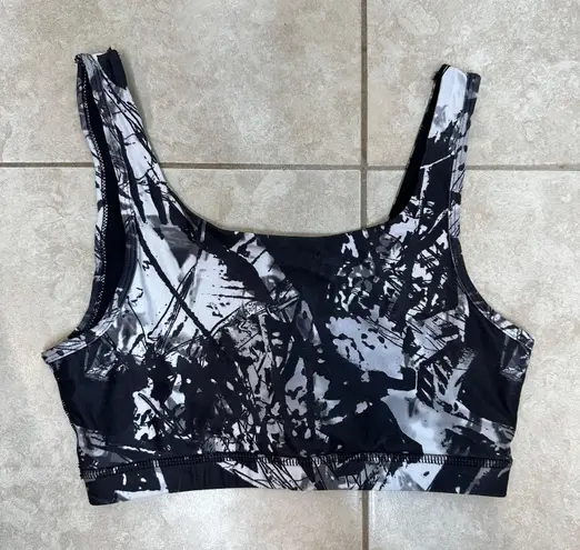 Mondetta Abstract Criss Cross Back Sports Bra in Black/Gray/White - XS/SMALL