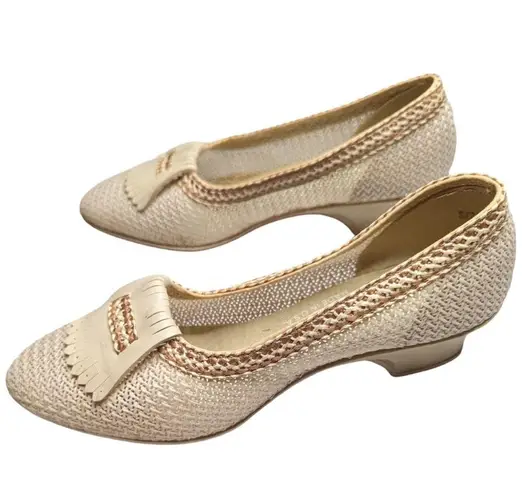 Vtg 1960s Casual Footwear Ivory Kiltie Woven Low Heel Pointed Toe Pumps 7