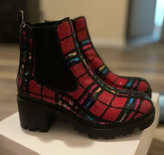 Betsey Johnson Betsy Johnson 7 1/2 rainbow plaid boots