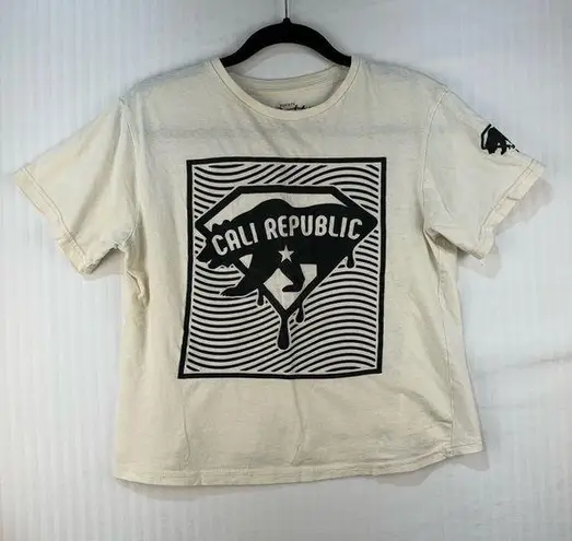 Eighty Eight White “Cali Republic” Star Bear Graphic Tee Shirt Size 14 Medium