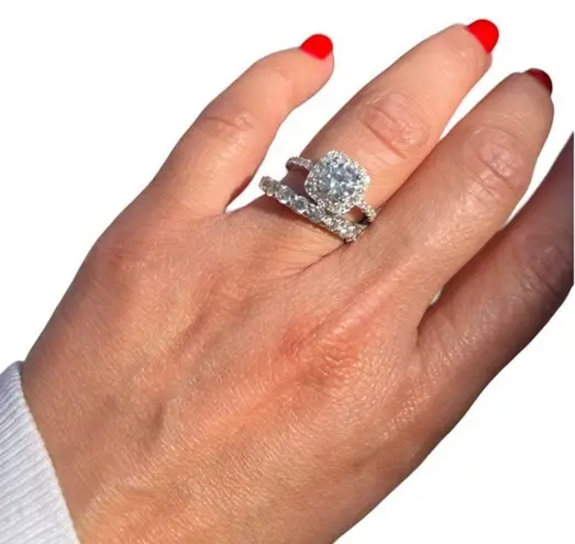 NEW 1ct. Center Stone Moissanite Halo Engagement Ring Total 2ct. w. Accents Silver Size 6