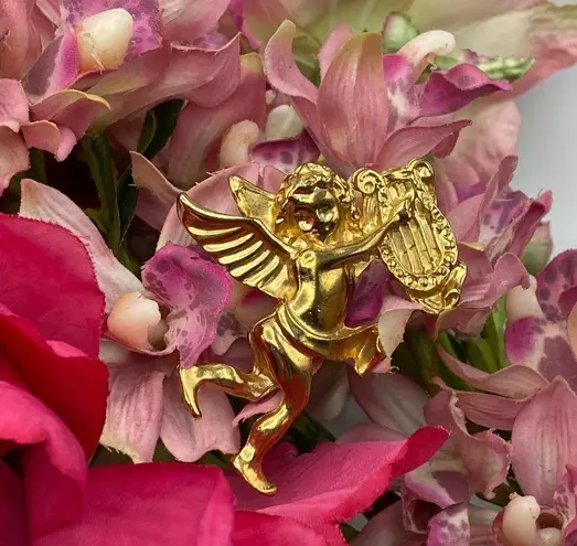 Unsigned Gold Angel Cherub Harp Brooch