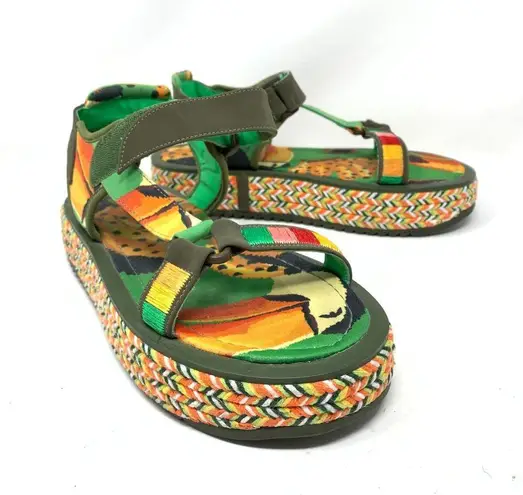 Farm Rio  Sandals Women's Size 11 Green Toucans Flatform Raffia Green Multicolor