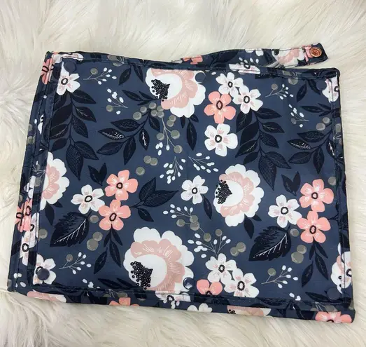 Sarah Wells Pump Wet/Dry Bag w/Staging Mat in Floral OS Blue