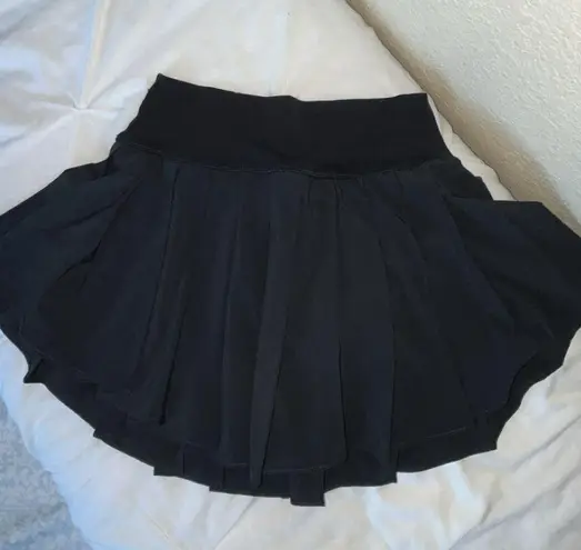 Aerie NWOT  OFFLINE Real Me Black Pleated Tennis Skort  SIZE MEDIUM