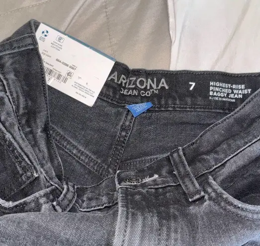 Arizona Jeans  Size 7 Highest Rise Pinched waist Baggy Jeans