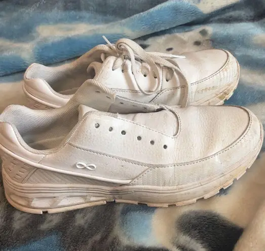 infinity Womens Flow Sneaker