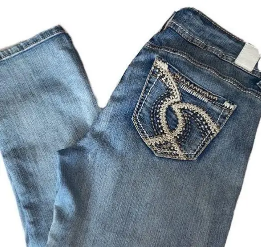 Maurice's Women’s  Capri jeans SZ 9 10 embellished stitch 32x25 light wash