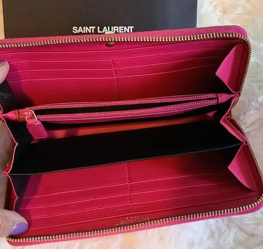 Saint Laurent 💯 Authentic YSL Wallet 🍀