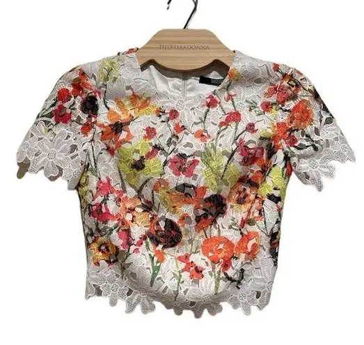 Badgley Mischka FLORAL EYELET SHORT SLEEVE CROPPED BACK ZIPPERED WHITE GREEN TOP