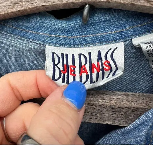 Vintage 90s Chambray Button Up Christmas Embroidered Santa Tree Fireplace Bear Size M