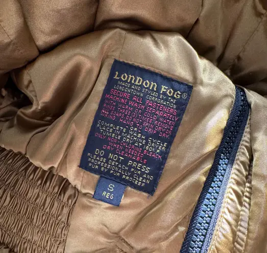 London Fog Vintage Black Gold Velvet Quilted Toggle Button Paisley Bird Jacket