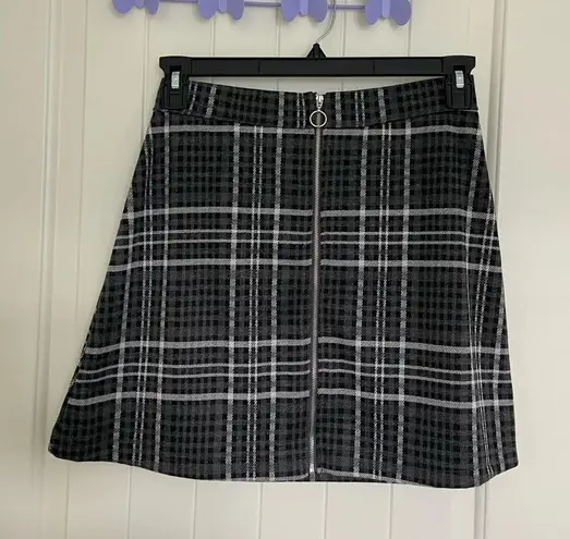 NWT | Ardene women’s plaid zip up miniskirt — medium‎ Black - Image 1
