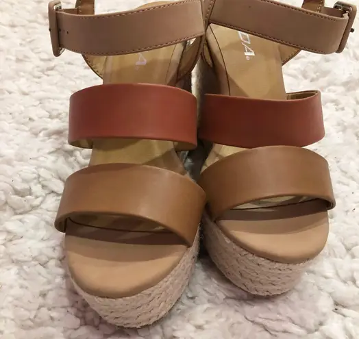 Soda Strappy Buckle Wedge Espadrille Sandals Brown Tan 6