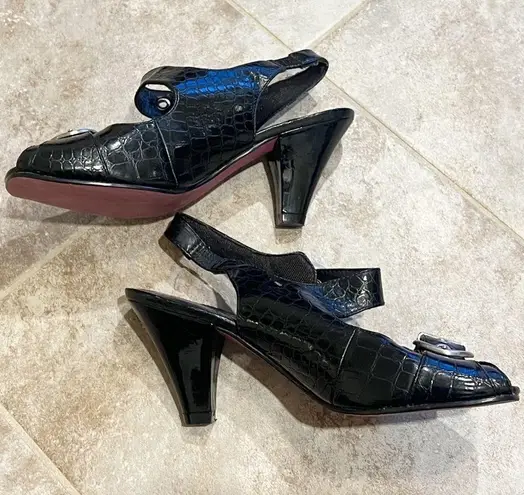 Gretta faux leather croc embossed sling back peep toe heels black size 6