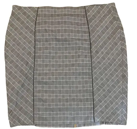 Lane Bryant Plus Size 26 Gray Plaid Pencil Skirt Leather Piping Short Women's