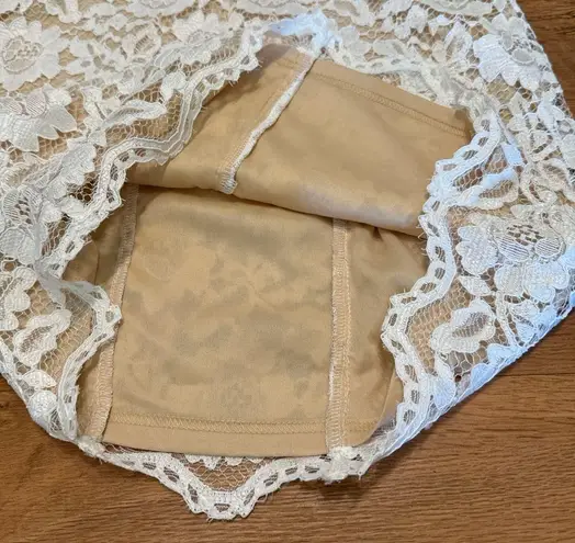 The Clothing Company Size Medium Off White Nude Lace Mini Dress New