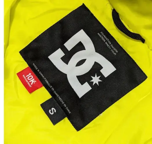 DC Shoes 10K Waterproof Snowboarding Jacket Coat Womens Small Yellow Skateboard