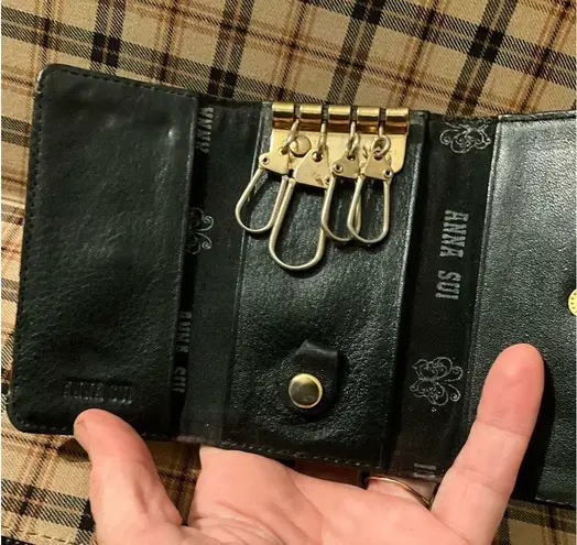 Anna Sui Cool beautiful Patent leather Black Vintage Small snap Keychain Wallet