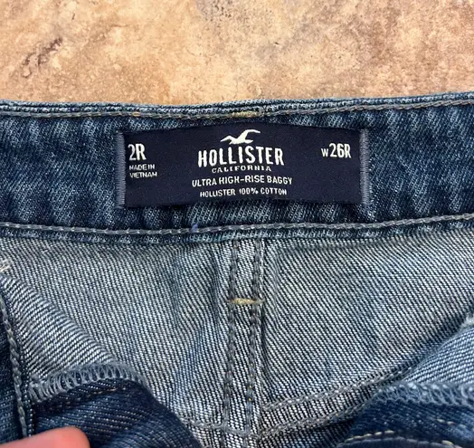 Hollister High-Rise Baggy Jeans