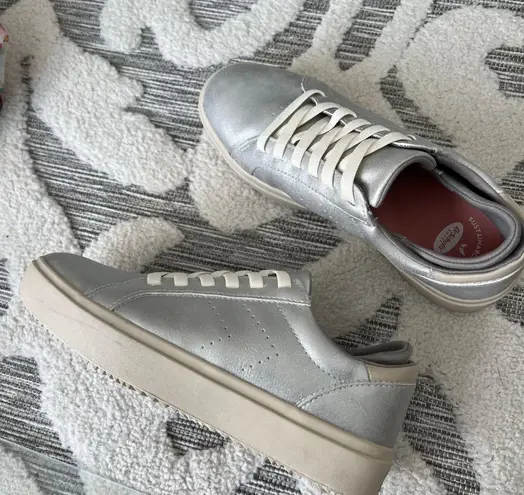 Dr. Scholls Dr. School’s Silver Metallic Wink Lace Sneaker Size 6 NEW