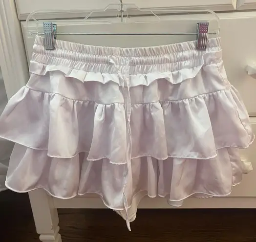 The Moon white day and ruffle skirt