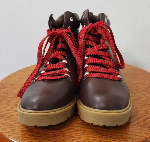 Universal Threads Universal Thread Brown Hiking Boots Size 8 Brown Boots with Red Laces