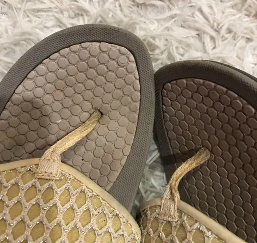 Baretraps  dasie slip on thong sandals tan size 11