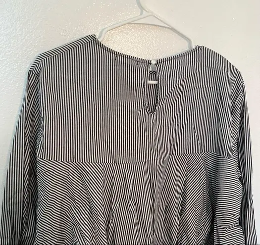 Heart & Hips Heart Hips Cropped Loose Blouse Gray White Stripes