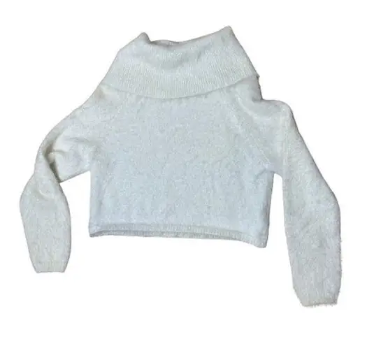 Urban Outfitters Cropped Cowl Neck Eyelash Soft Sweater Size XS