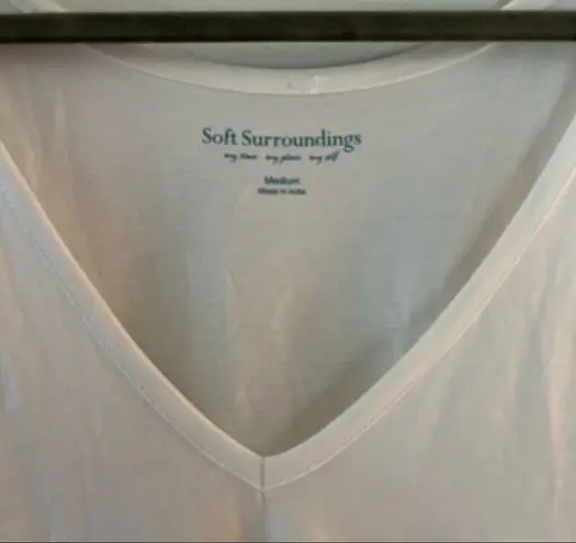 Soft Surroundings Top White V Neck Tank Top Sleeveless Sz M GUC