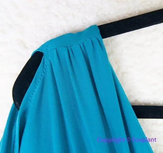 Kiyonna Cold Shoulder Deep V