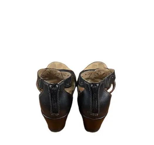 Born concept Born Dark Brown Leather Woven Crisscross Sandals Women Sz 8