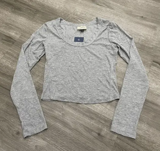 Unique Vintage Gray Long Sleeve Crop Top