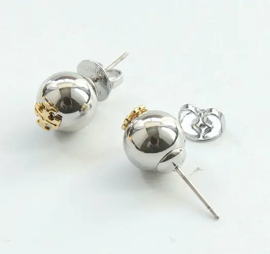 Tory Burch Essential Stud Earring