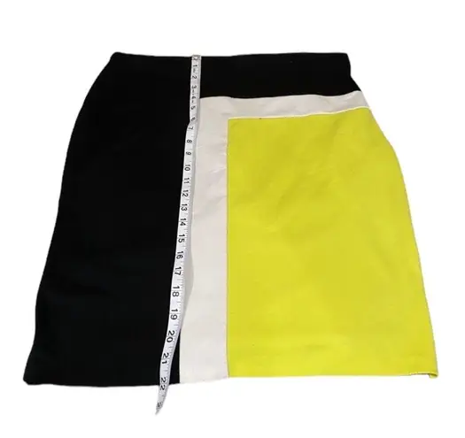 Merona Black White & Yellow  Soft Skirt Women’s Medium 10 Abstract Mod Design!